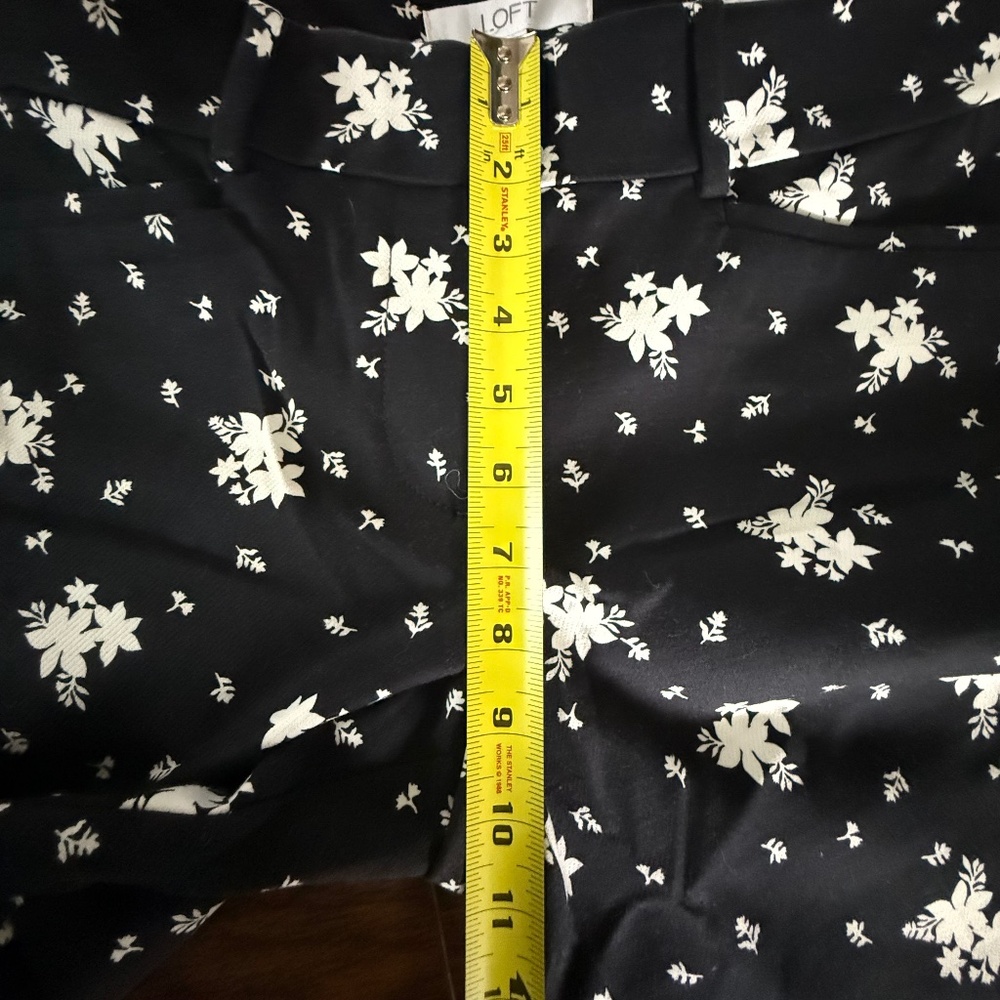 LOFT Riviera Marisa Floral Cropped Pants Black White Size 6P NWT - Picture 10 of 12